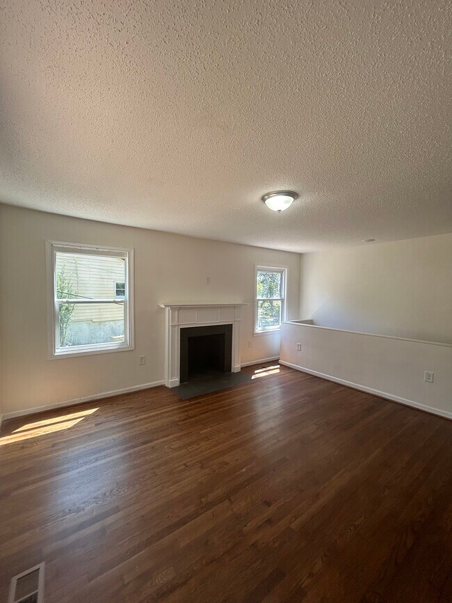 Building Photo - Belcrest