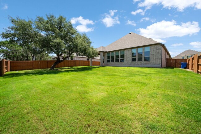 Building Photo - Stunning 4-Bed, 4.5-Bath Home with Pool Access and Private Yard in New Braunfels