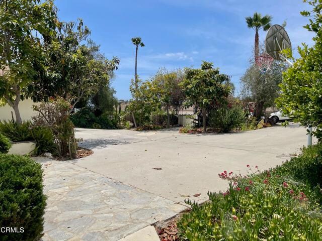 Building Photo - 1148 Colina Vista