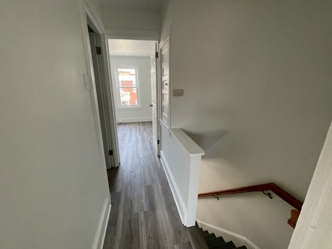 Building Photo - Cozy 2 Bedroom Home with Central Air!