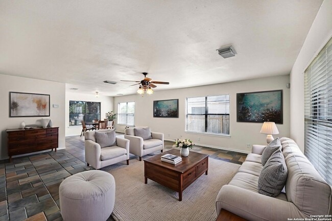 Building Photo - 9711 Diamond Cliff Dr