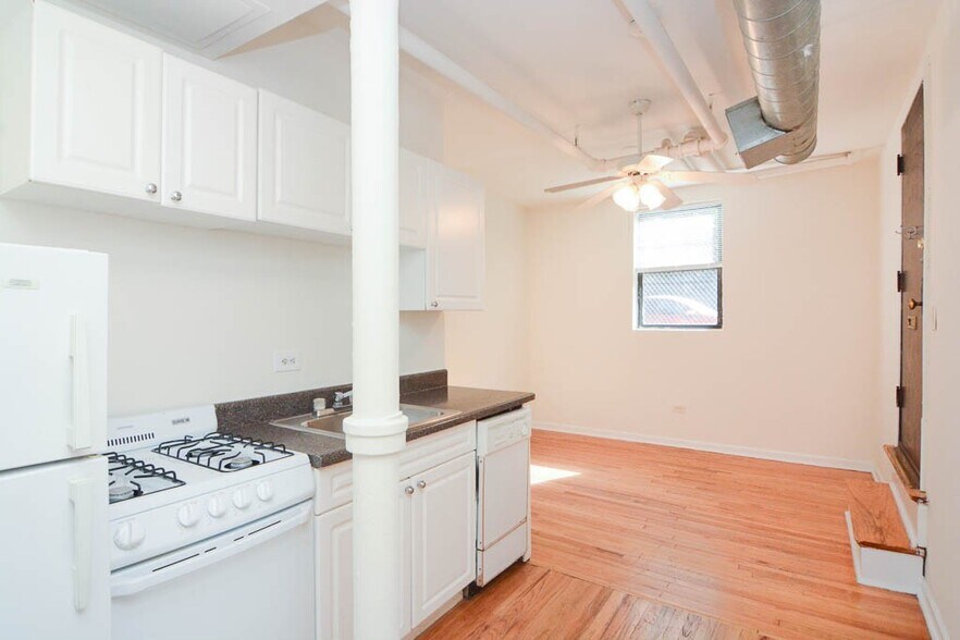 Building Photo - 3909 N Janssen Ave