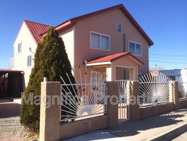 Building Photo - 240 Wheeler Ave SE