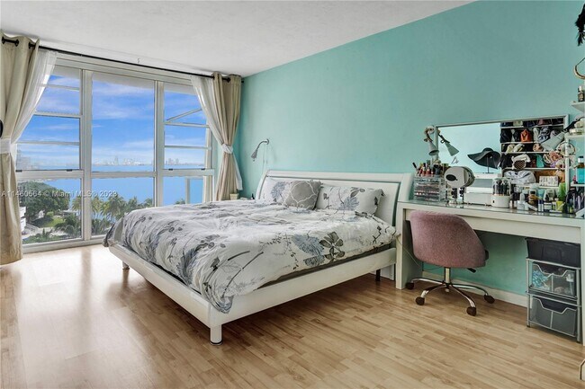 Building Photo - 2451 Brickell Ave