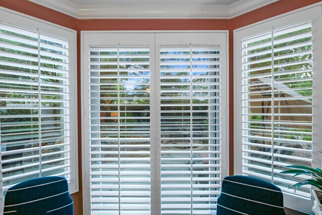 Building Photo - 41538 Corte Jalisco