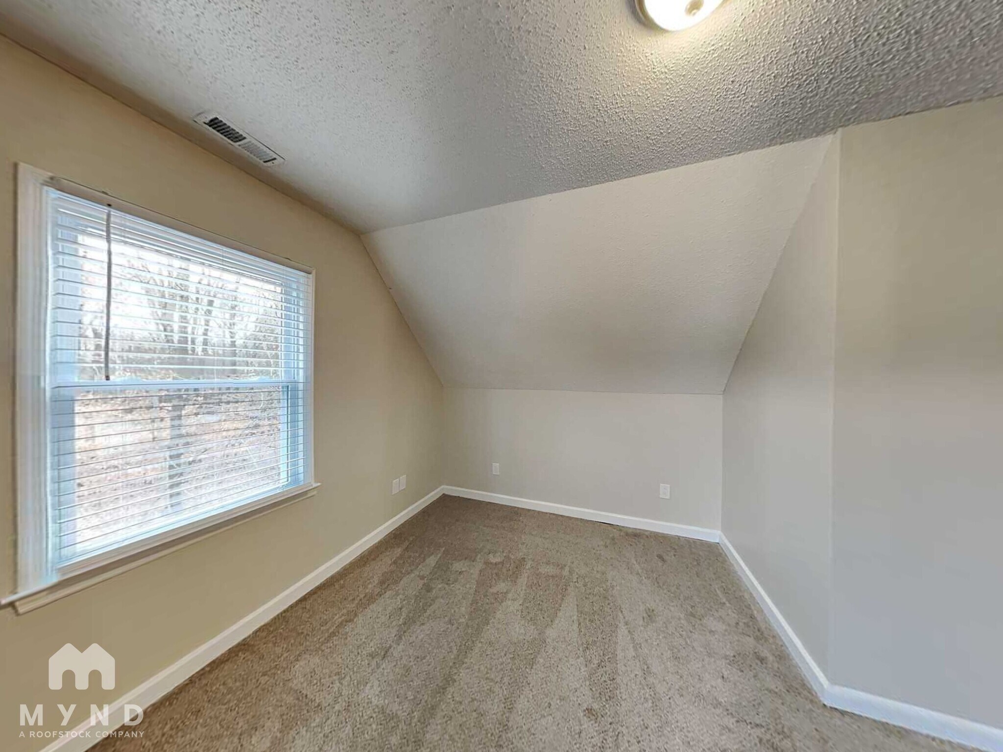 Building Photo - 400 Miller Rd