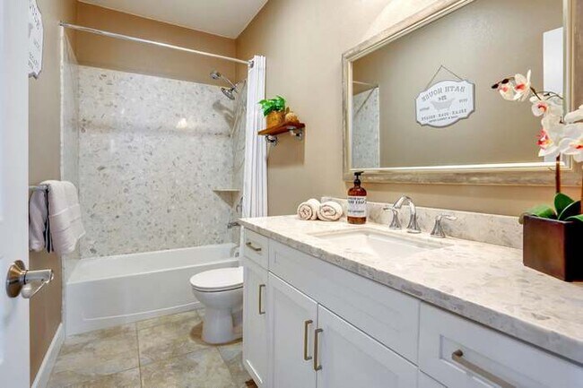 Building Photo - 217 Southpark Ct