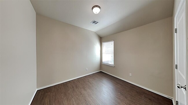 Building Photo - 11201 Coachmans Rd