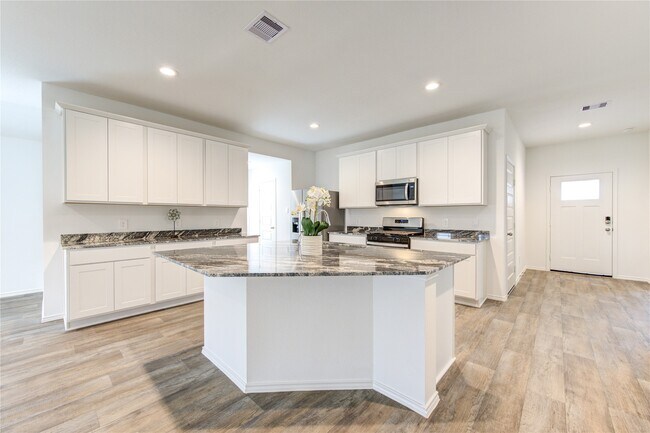 Building Photo - 2913 Misty Elm Ln