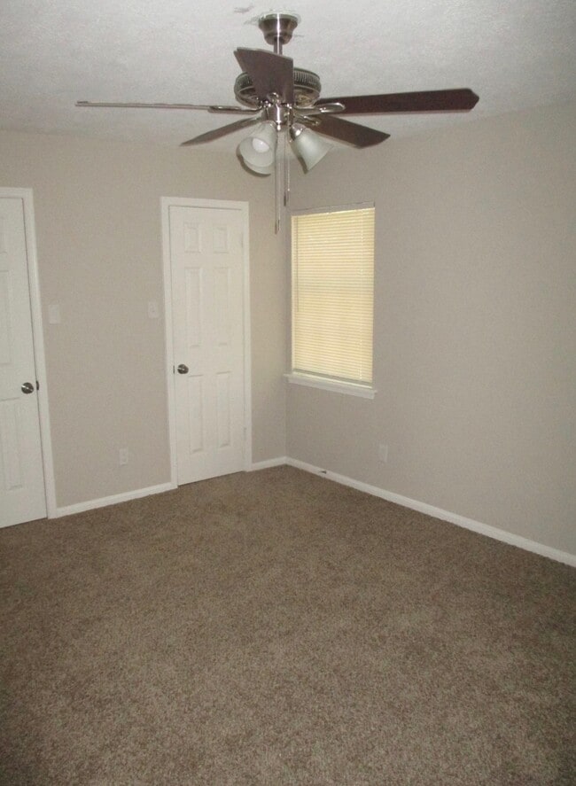 Building Photo - 2921 Roseheath Ln