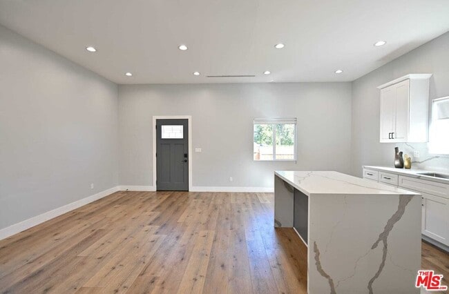 Building Photo - 6961 Balcom Ave