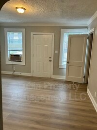 Building Photo - 2406 Forest Ave