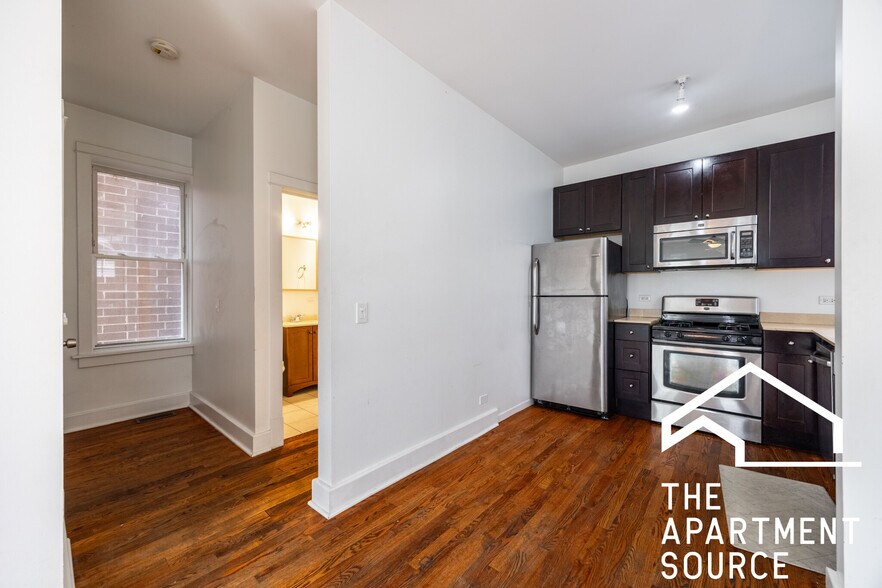 Building Photo - 1822 S Throop St