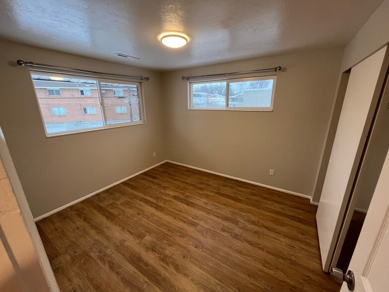 BEDROOM - 376 Alice Ave