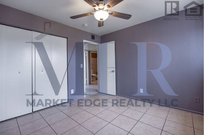 Building Photo - 5Bed/2Bath Home at 35th Ave/Cactus! $1799 ...