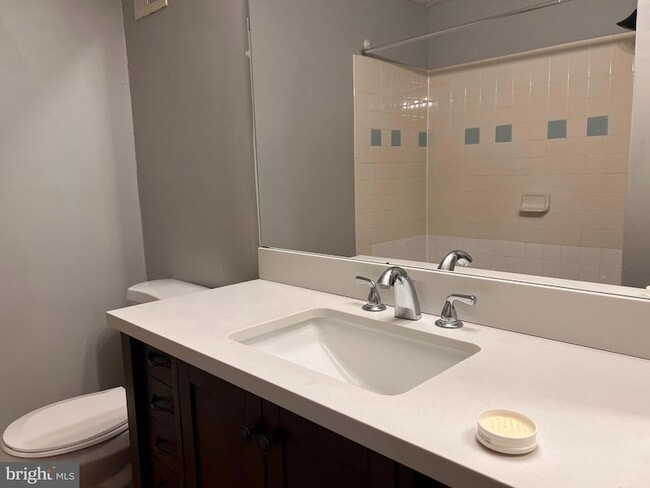 Building Photo - 8104 Willowdale Ct