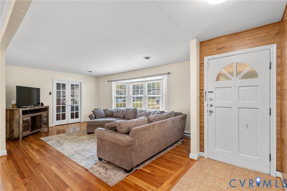 Building Photo - 1871 Pender Ave