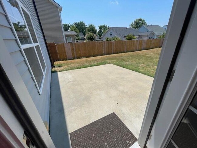 Building Photo - 410 Branchmoor Ct