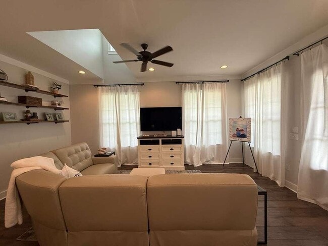 Building Photo - 1339 Verbena Pl