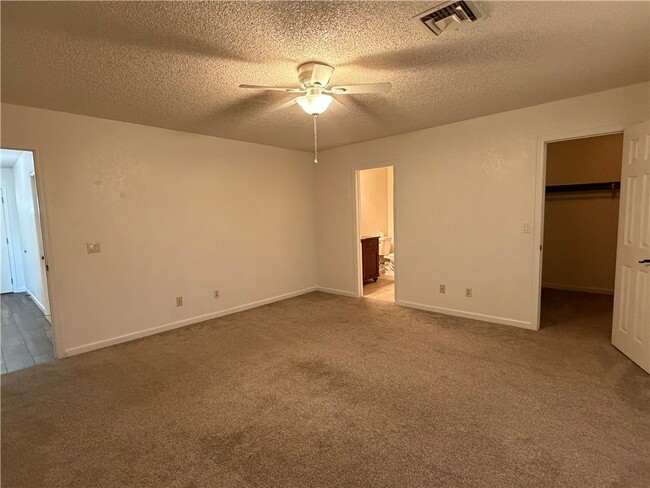 Building Photo - 883 Los Flores St