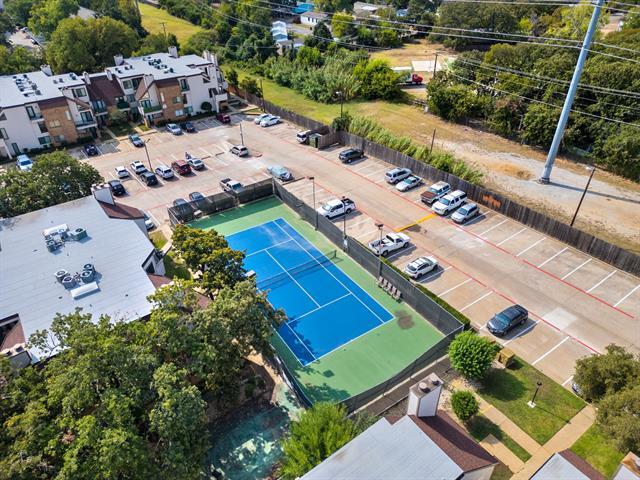 Building Photo - 2310 Balsam Dr