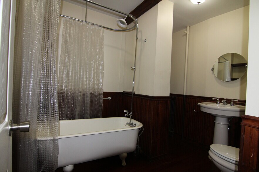 Building Photo - 137 Marcella St