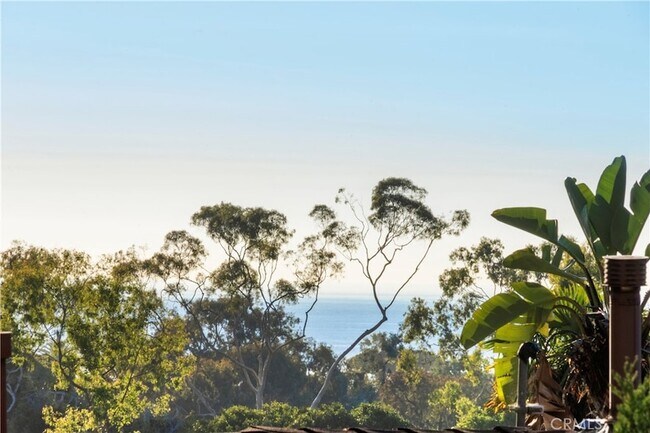 Building Photo - 352 Y Pl