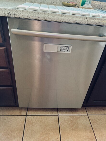 Building Photo - 6946 Hickory View Ln