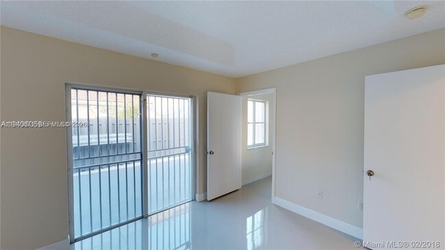 Building Photo - 240 NW 114th Ave