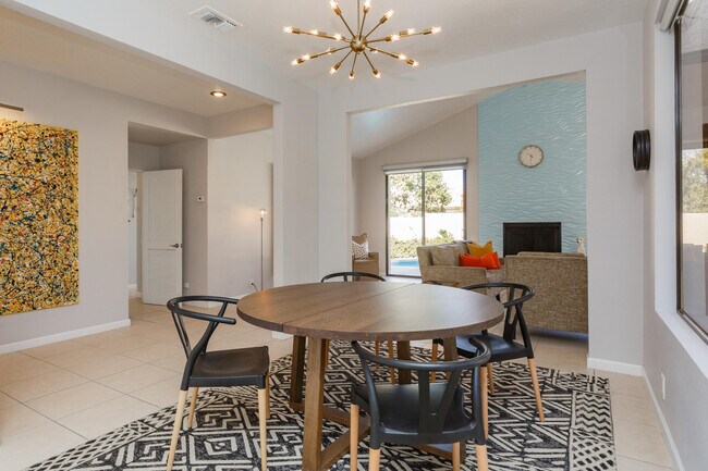 Building Photo - 37723 Peacock Cir
