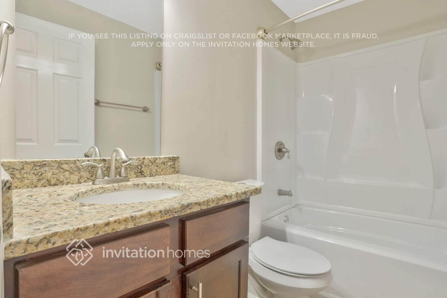 Building Photo - 705 Pinehill Dr