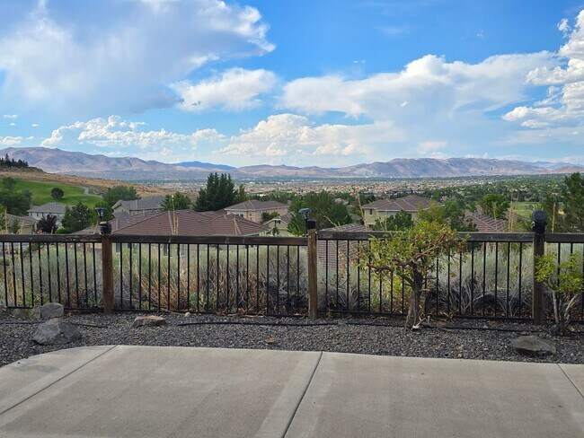 Building Photo - Beautiful single story home with over 1600...