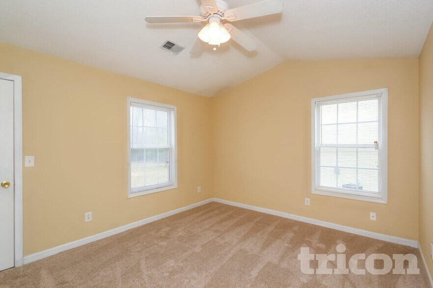 Building Photo - 500 Devcon Ln