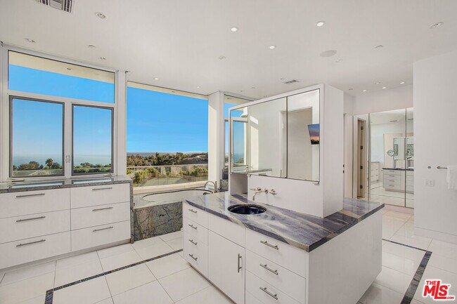 Building Photo - 27454 Winding Way