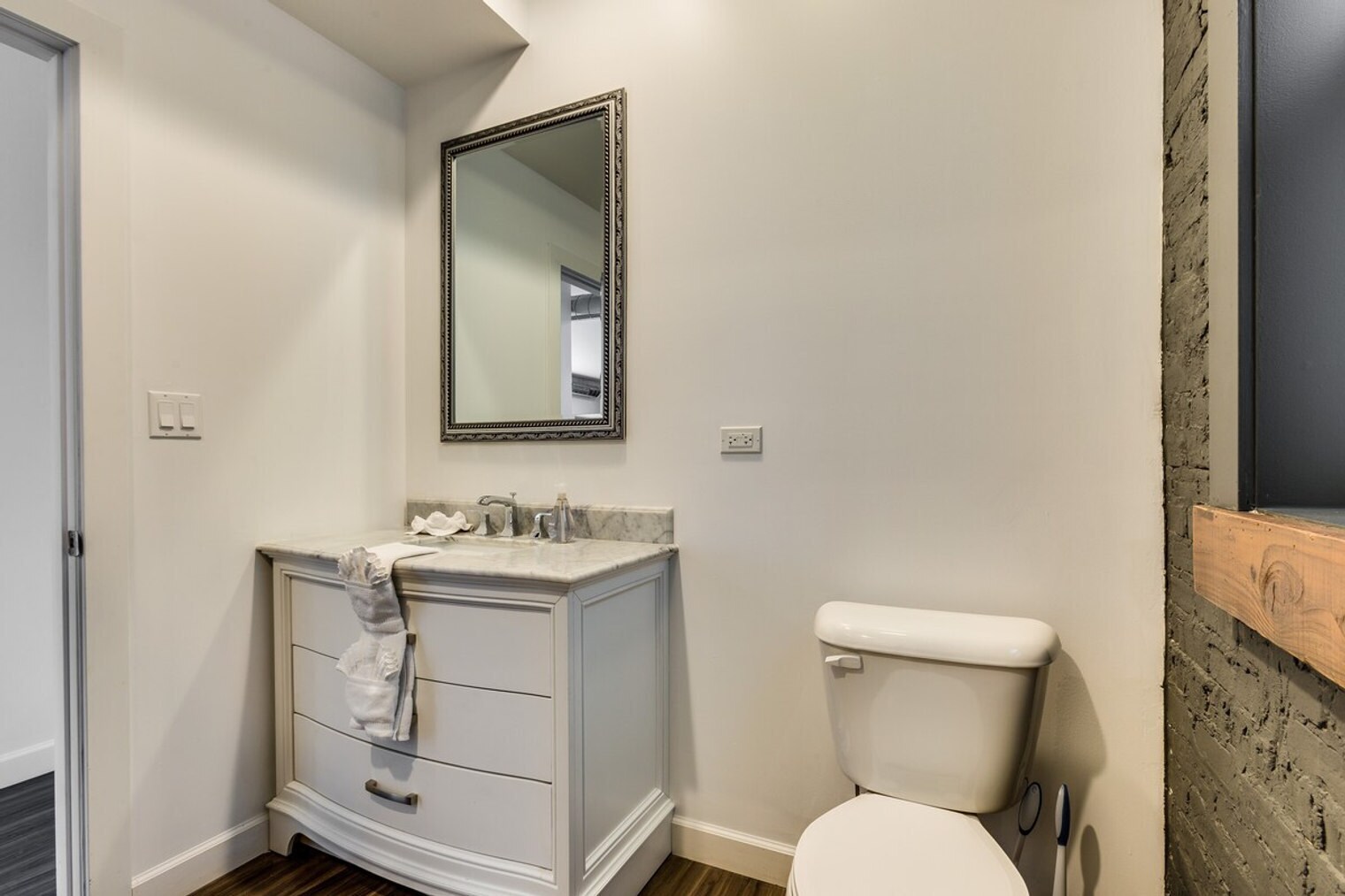 Building Photo - 706 N Racine Ave