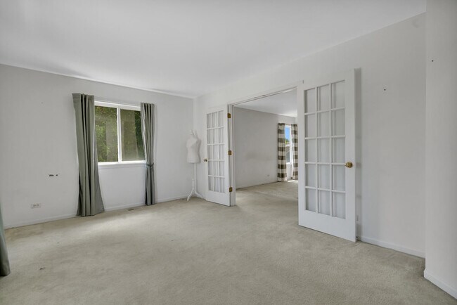 Building Photo - 2636 Whitehall Ln