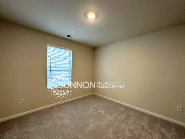 Building Photo - Brand-New 5-Bed Home with Basement & Flex ...