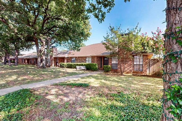 Building Photo - 1902 N Irving Heights Dr