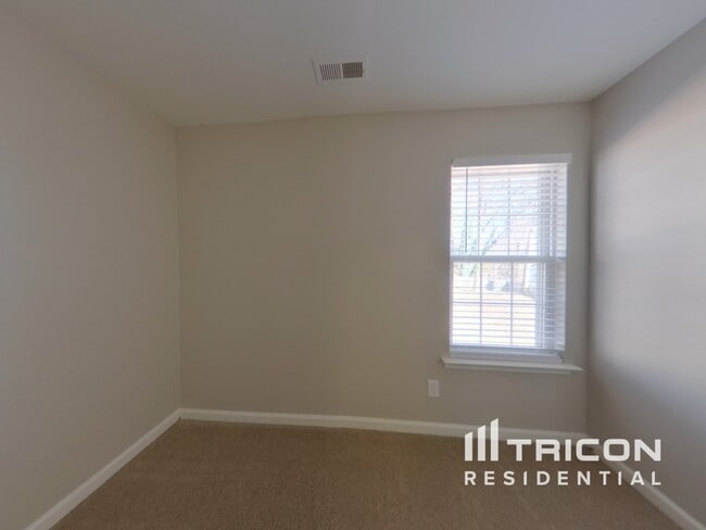 Building Photo - 6130 Spanish Moss Ln