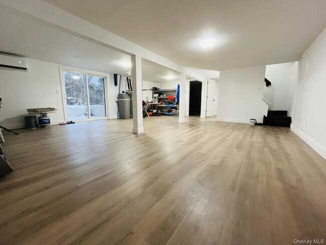 Building Photo - 19 Cedar Ln