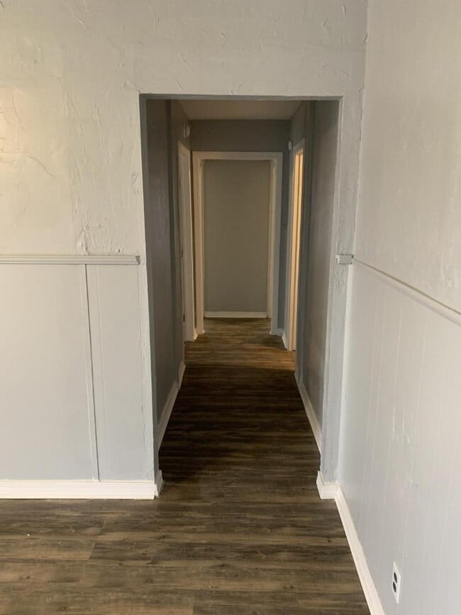 Building Photo - 512 Morrison Ave