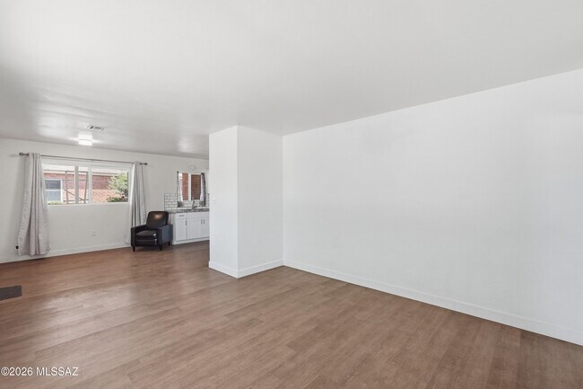Building Photo - 4026 E Alhambra Pl