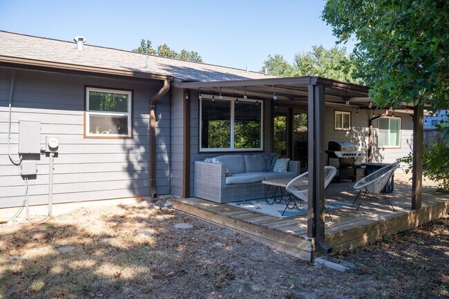 Building Photo - 2509 Cockburn Dr