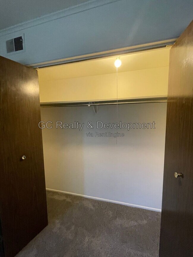 Building Photo - 180 N Wolf Rd