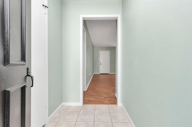 Building Photo - 1811 Eastfield Dr