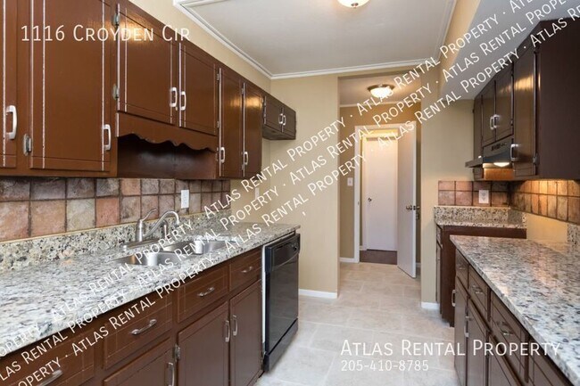 Building Photo - 1116 Croyden Cir
