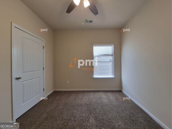 Building Photo - 2 Longleaf Cir