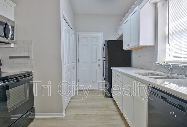Building Photo - 419 Sherrels Ford