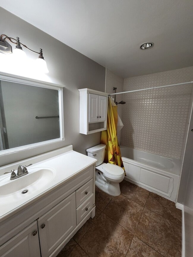 Building Photo - Parkway Manor Community - La Mesa - Upper ...