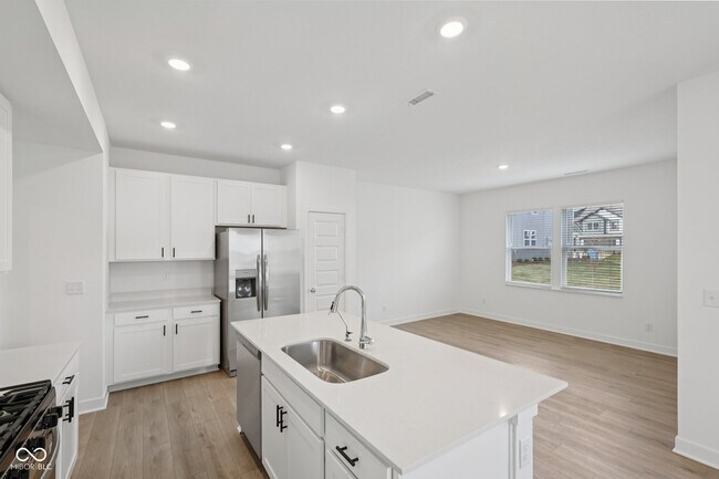 Building Photo - 15246 Swallow Fls Wy